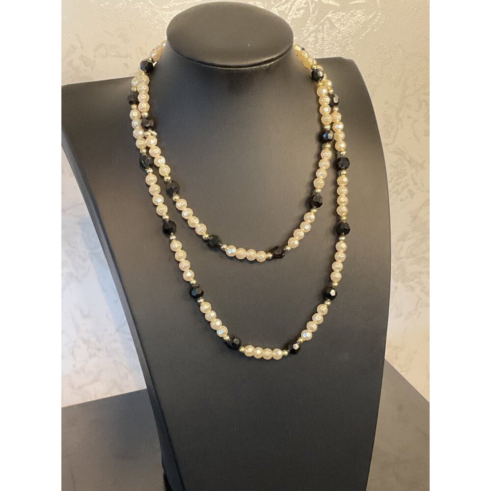 18" Vintage Faux Pearl & Black Bead Necklace